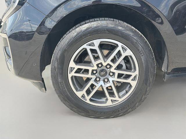 Certified 2025 Ford Expedition Active AWD/4WD image 31