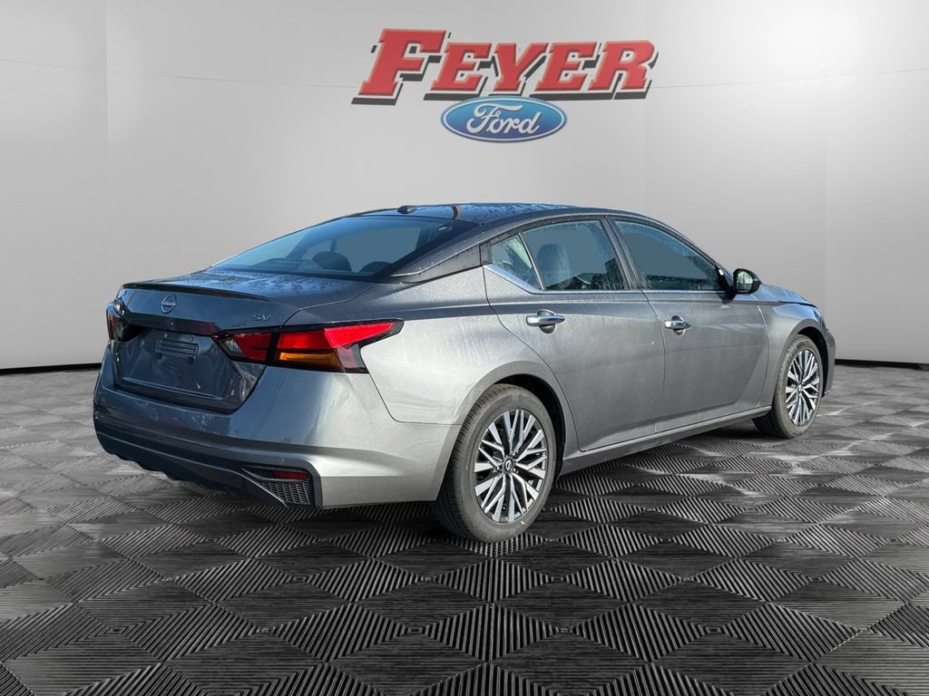 Used 2024 Nissan Altima 2.5 SV FWD image 5