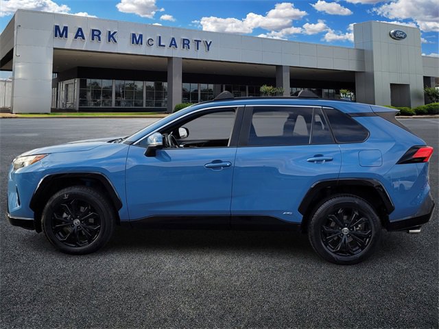 Used 2022 Toyota RAV4 SE image 2