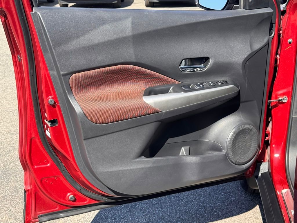 Used 2019 Nissan Kicks SR image 15