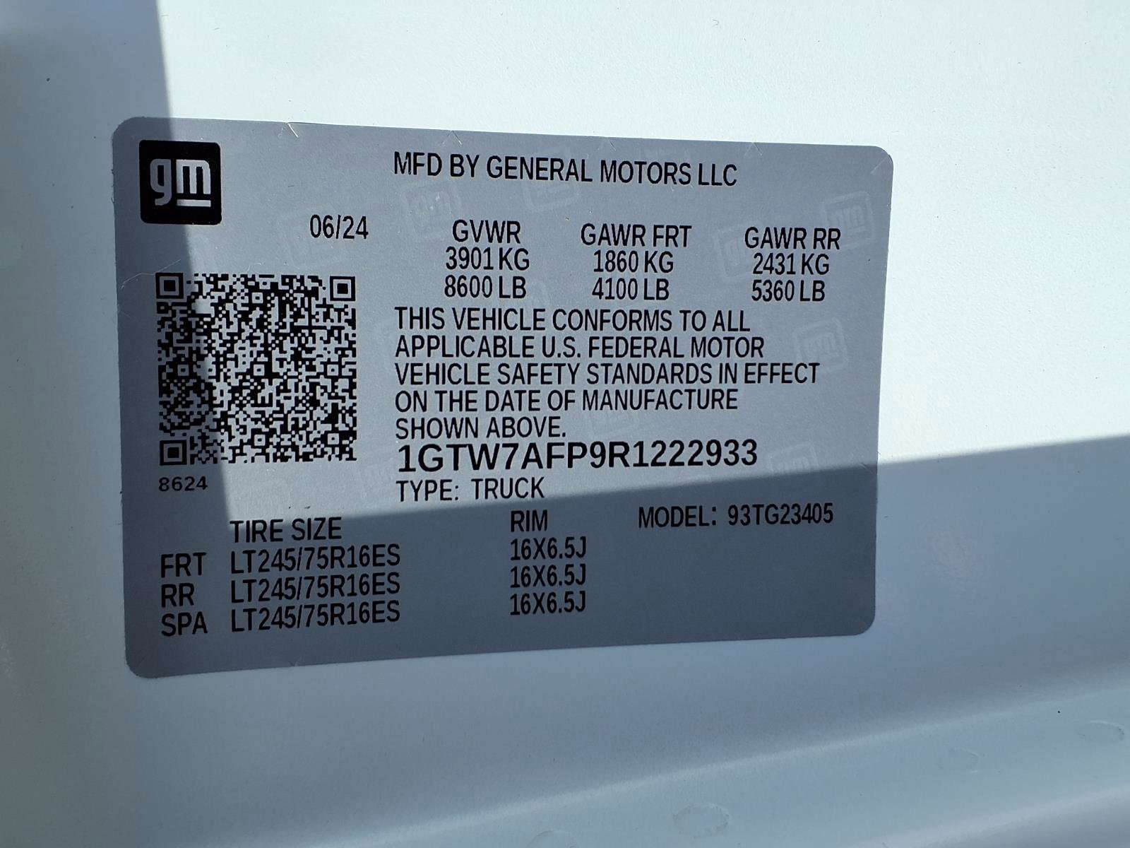 Used 2024 GMC Savana 2500 w/ Driver Convenience Package image 23