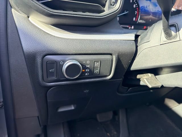 Certified 2021 Ford Explorer XLT RWD image 6
