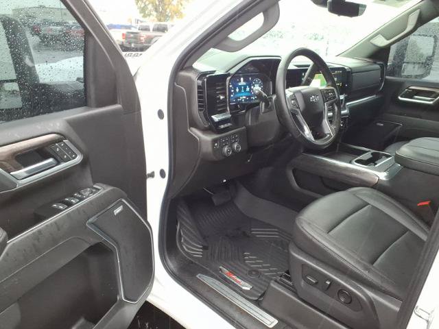 Used 2025 Chevrolet Silverado 3500 LTZ w/ LTZ Plus Package AWD/4WD image 12