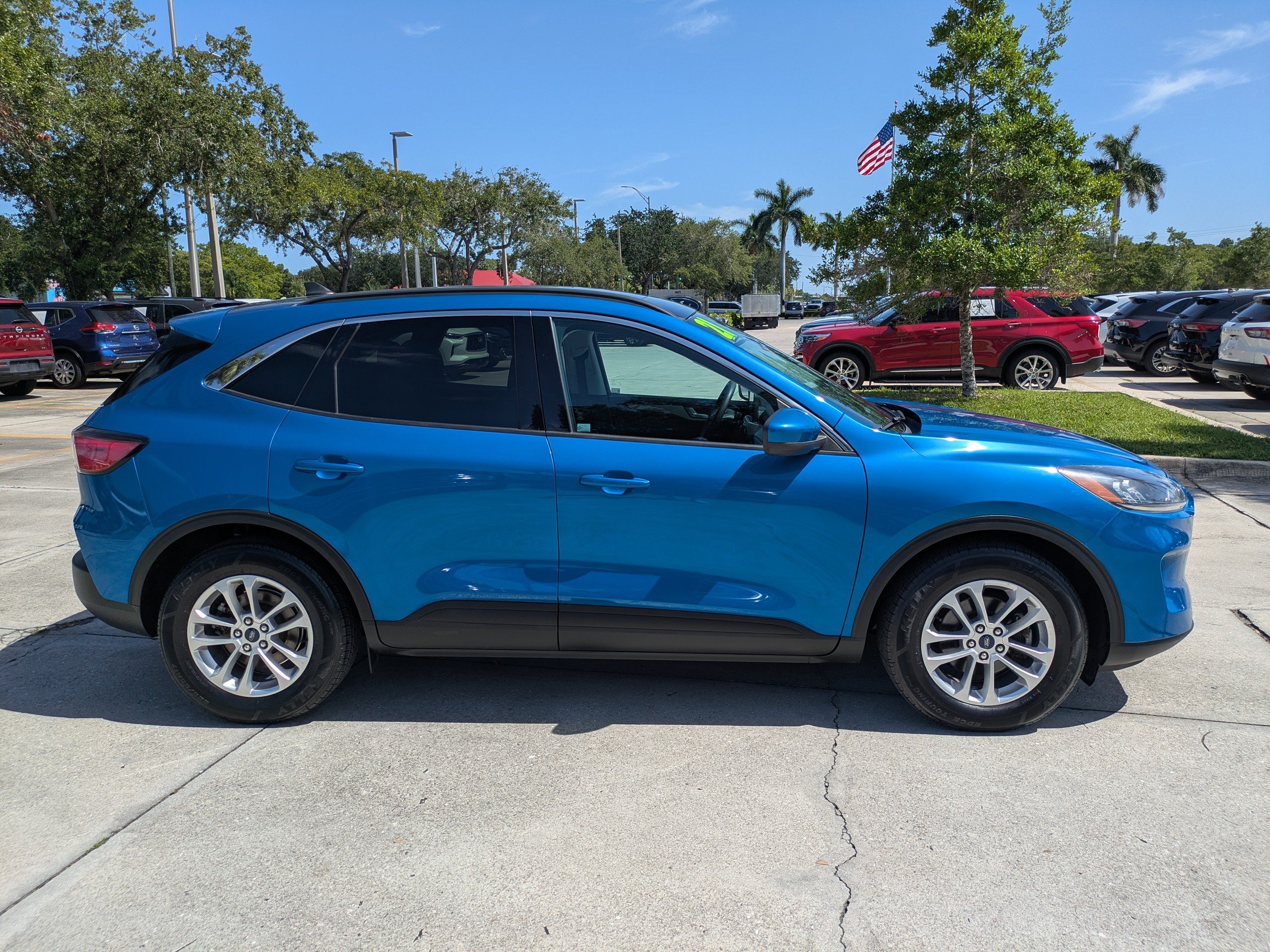Certified 2021 Ford Escape SE FWD image 3