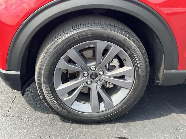 Certified 2023 Ford Explorer XLT w/ Equipment Group 202A AWD/4WD image 9