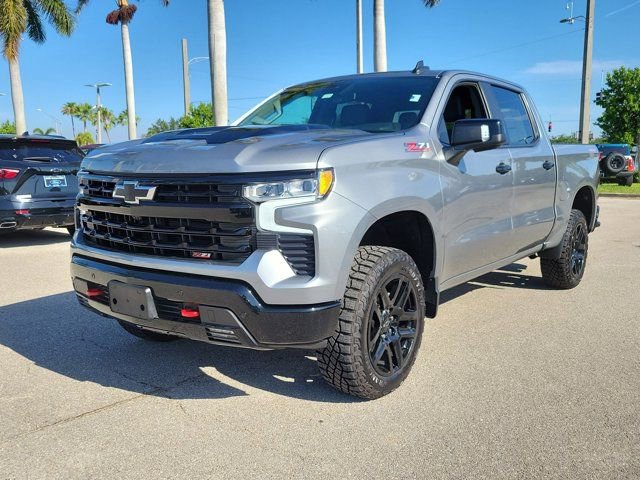 Used 2024 Chevrolet Silverado 1500 LT Trail Boss w/ Convenience Package II AWD/4WD image 3