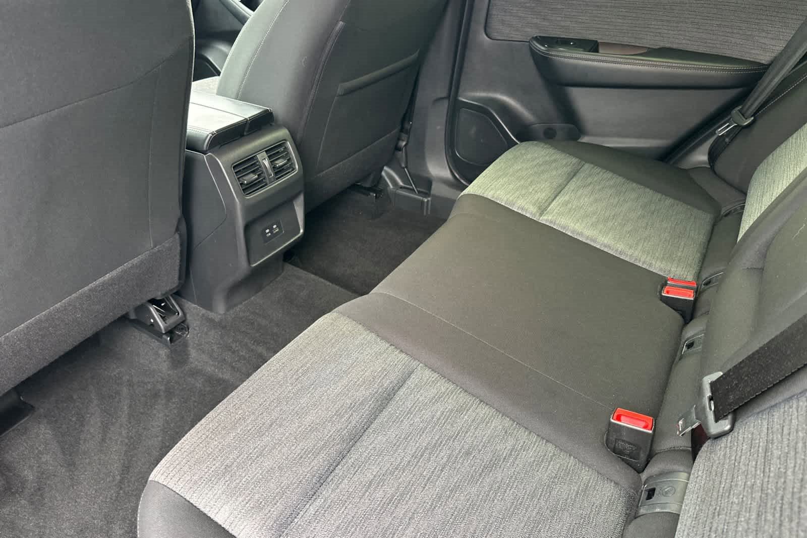 Used 2023 Nissan Rogue SV image 10