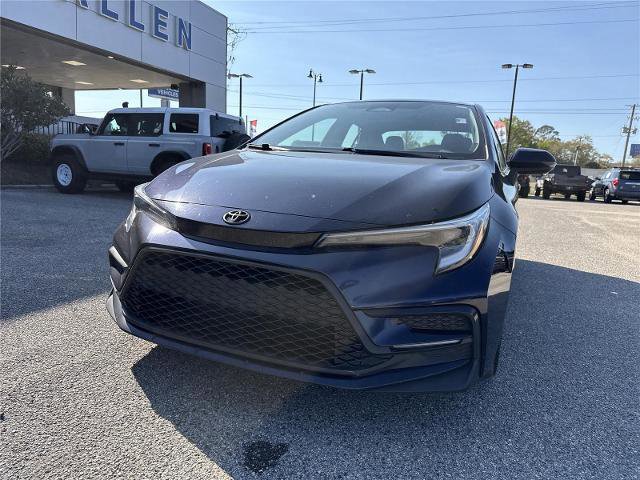 Used 2023 Toyota Corolla SE image 2