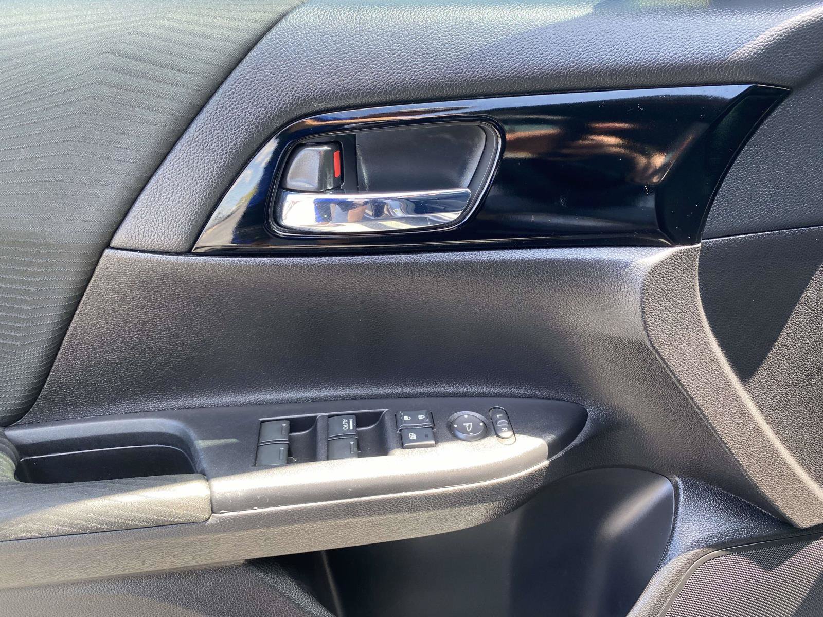 Used 2017 Honda Accord LX image 16
