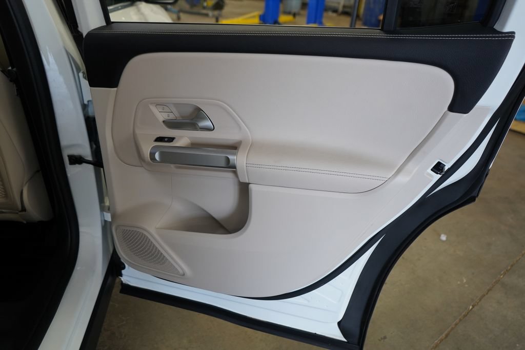 Used 2023 Mercedes-Benz GLB 250 4MATIC image 22