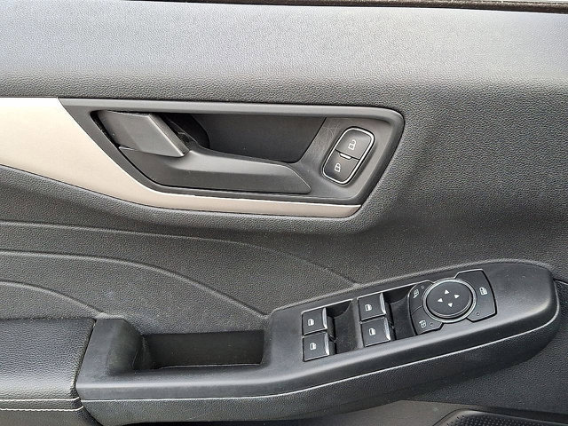 Certified 2022 Ford Escape SE image 15