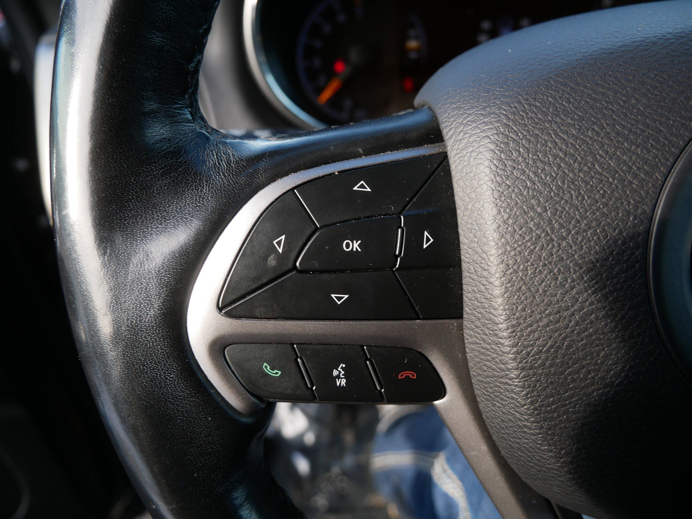 Used 2020 Jeep Grand Cherokee Limited image 27