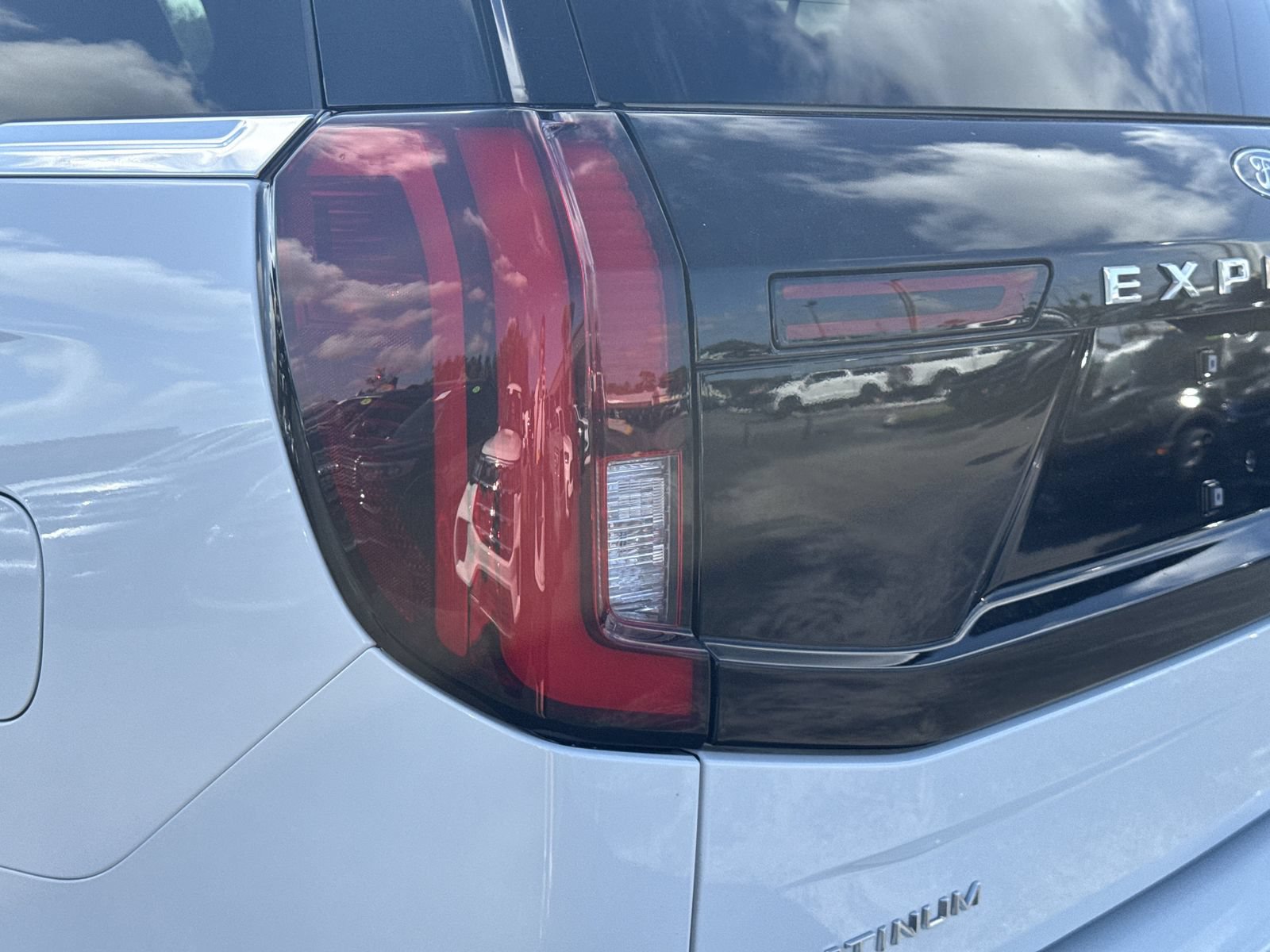 Certified 2025 Ford Expedition Platinum AWD/4WD image 11