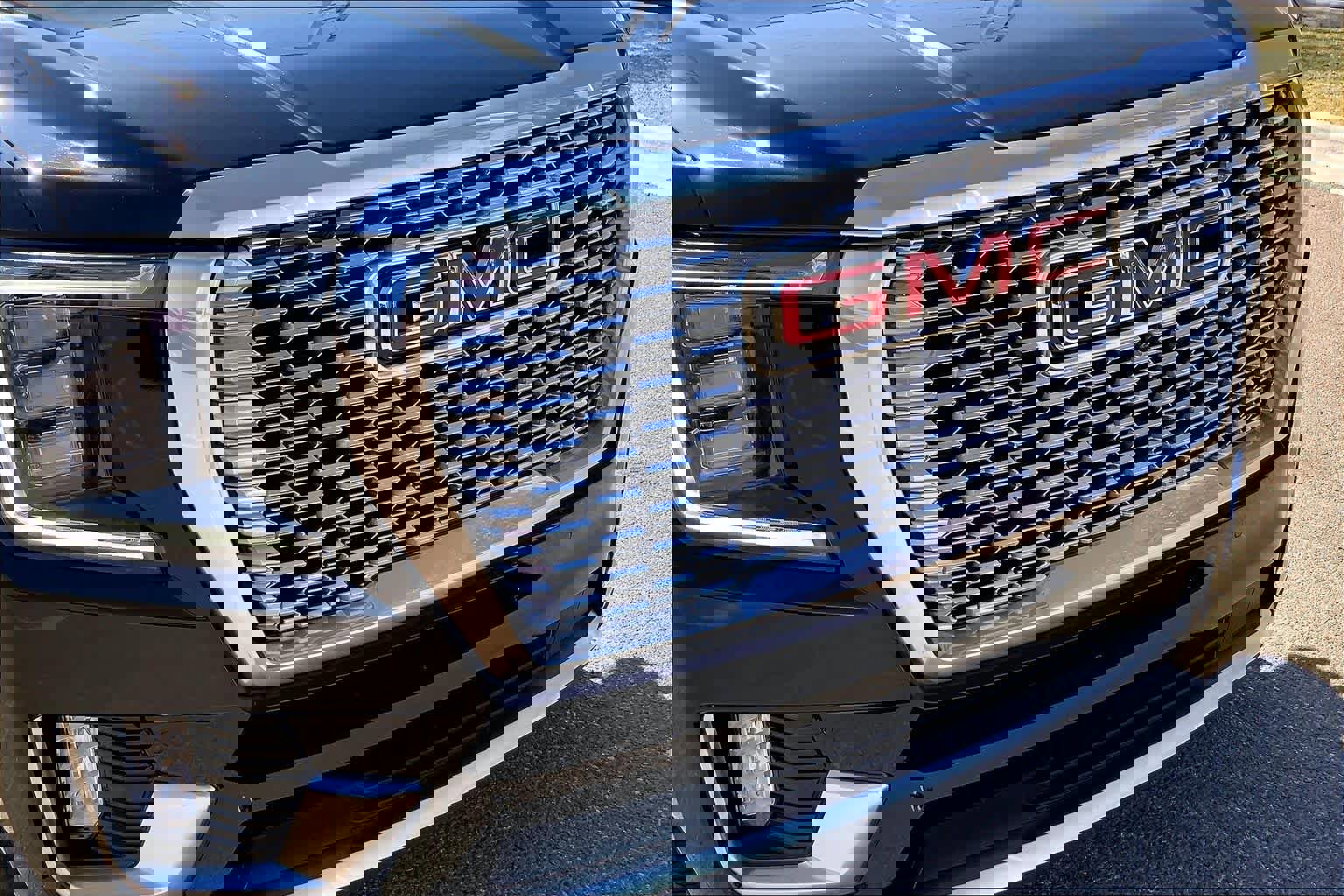 Used 2024 GMC Yukon Denali image 30