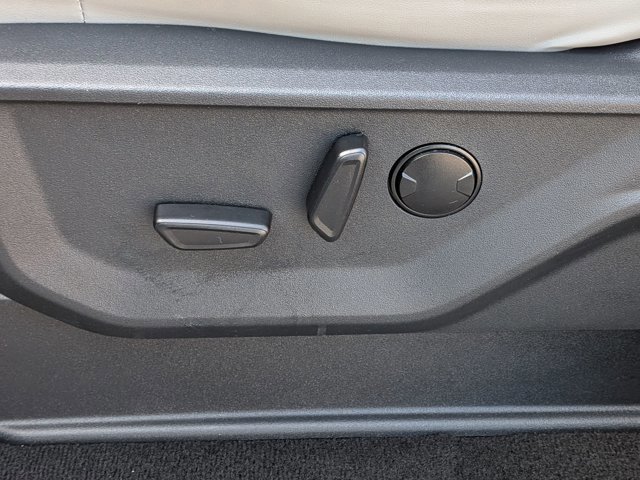 Certified 2025 Ford Expedition Active image 16