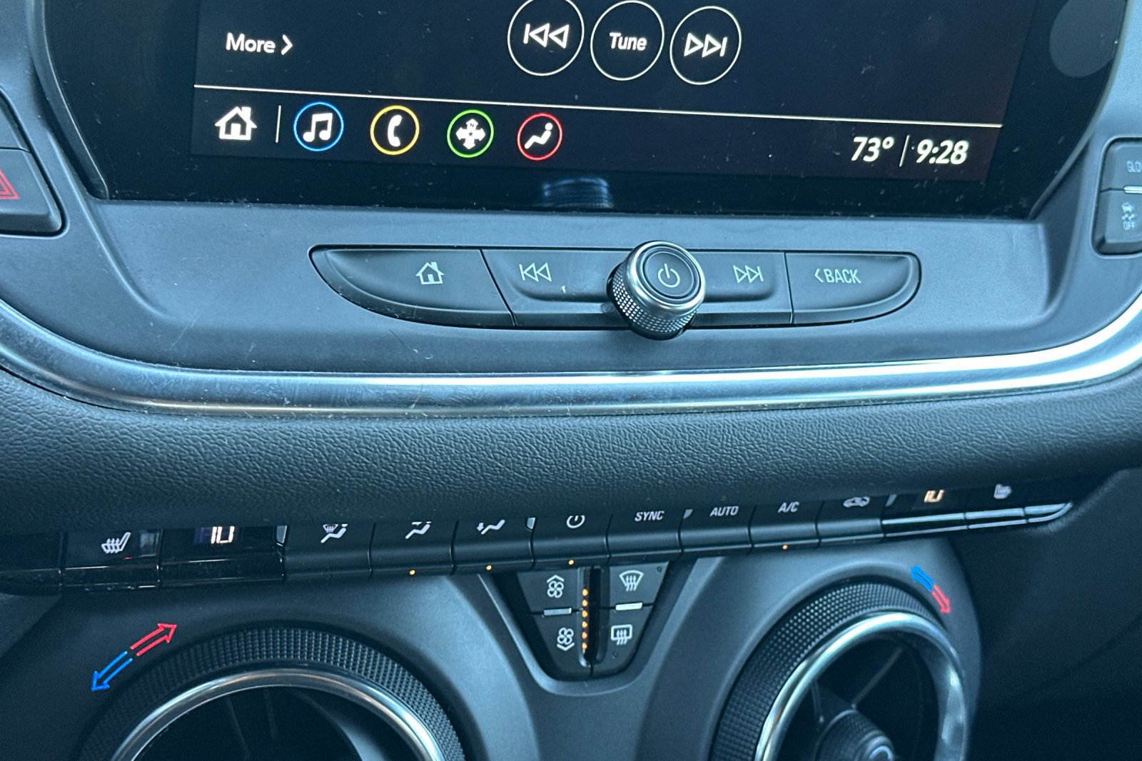 Used 2025 Chevrolet Blazer LT FWD image 19