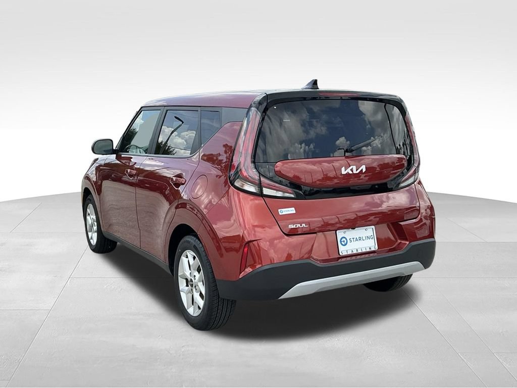 Used 2024 Kia Soul LX w/ Option Group 015 FWD image 6