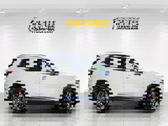 Used 2023 Buick Envision Essence image 2