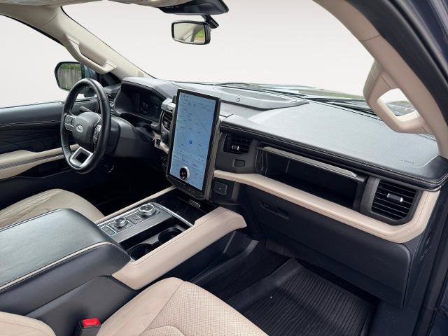 Certified 2023 Ford Expedition Platinum AWD/4WD image 15