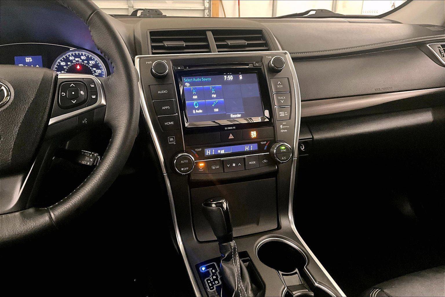 Used 2017 Toyota Camry XLE w/ Moonroof Package image 6