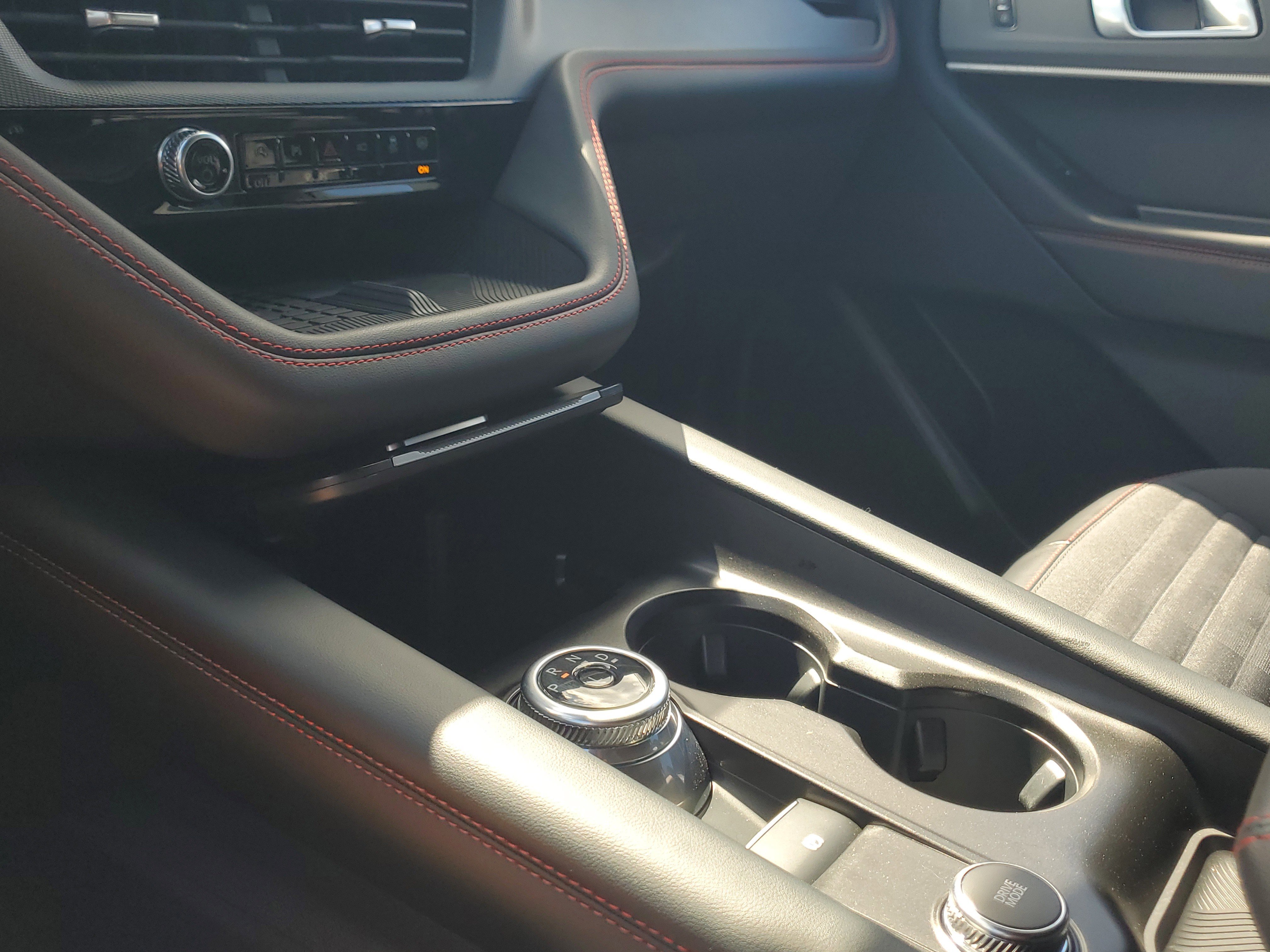 Certified 2025 Ford Explorer ST-Line w/ Premium Package image 28