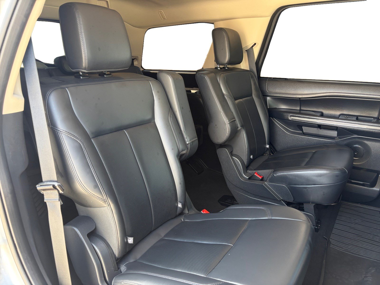 Certified 2024 Ford Expedition XLT RWD image 22