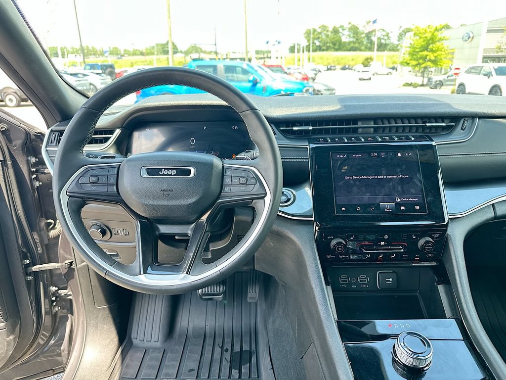 Used 2023 Jeep Grand Cherokee L Laredo RWD image 19