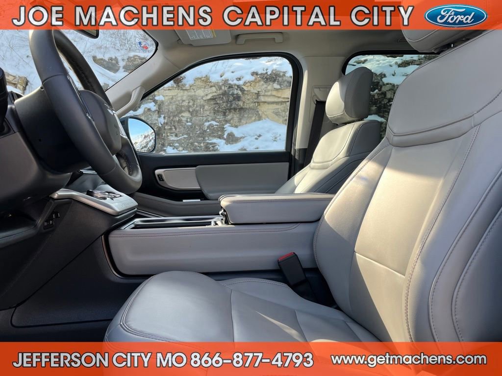 Certified 2025 Ford Expedition Active image 20