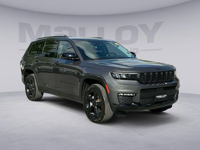 Used 2022 Jeep Grand Cherokee L Limited w/ Black Appearance Package AWD/4WD image 7