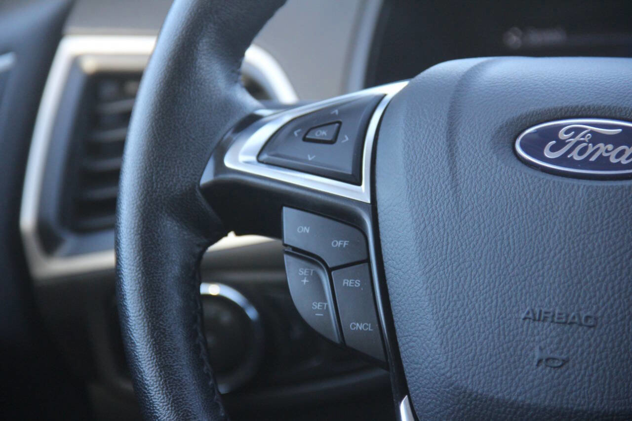 Certified 2024 Ford Edge SEL image 16