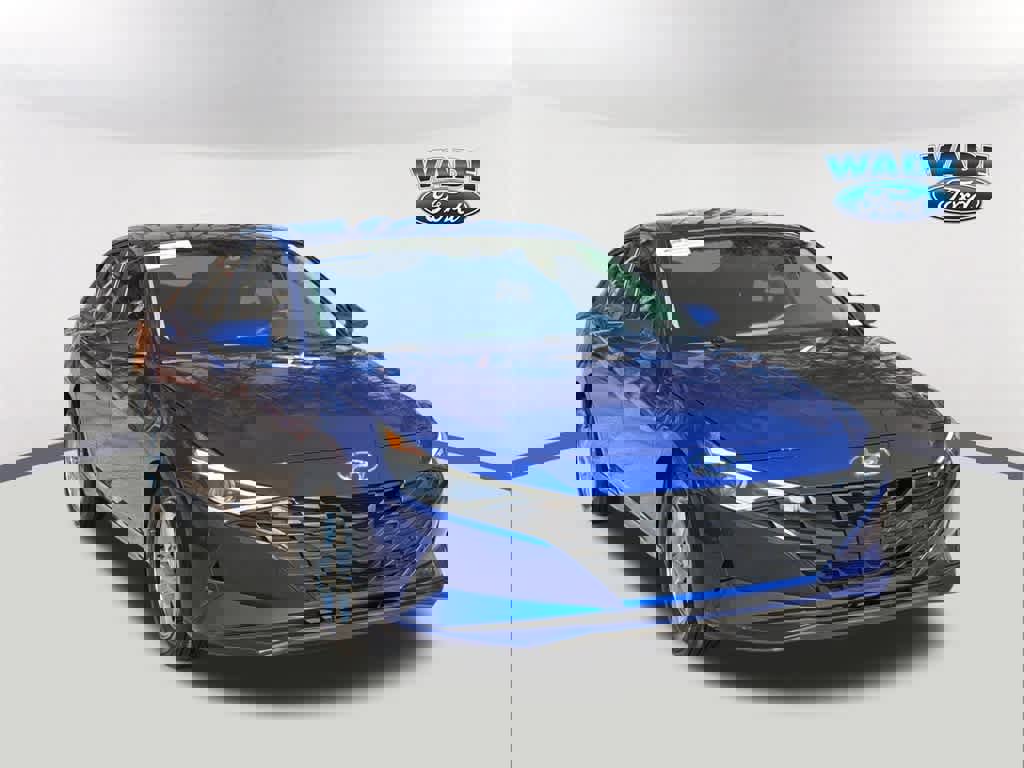 Used 2023 Hyundai Elantra SE image 3