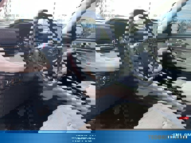 Certified 2025 Ford Explorer Platinum w/ Ultimate Package image 25