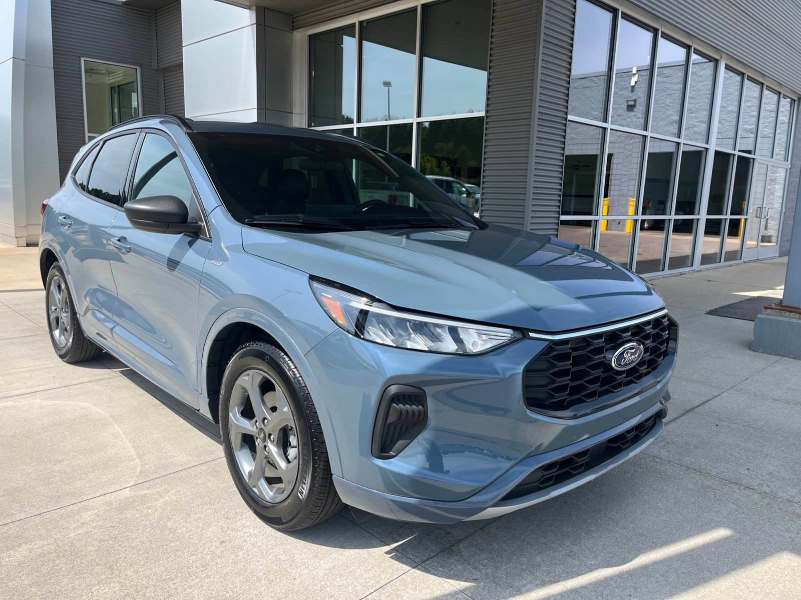 Certified 2024 Ford Escape ST-Line w/ Tech Pack #1 FWD image 9
