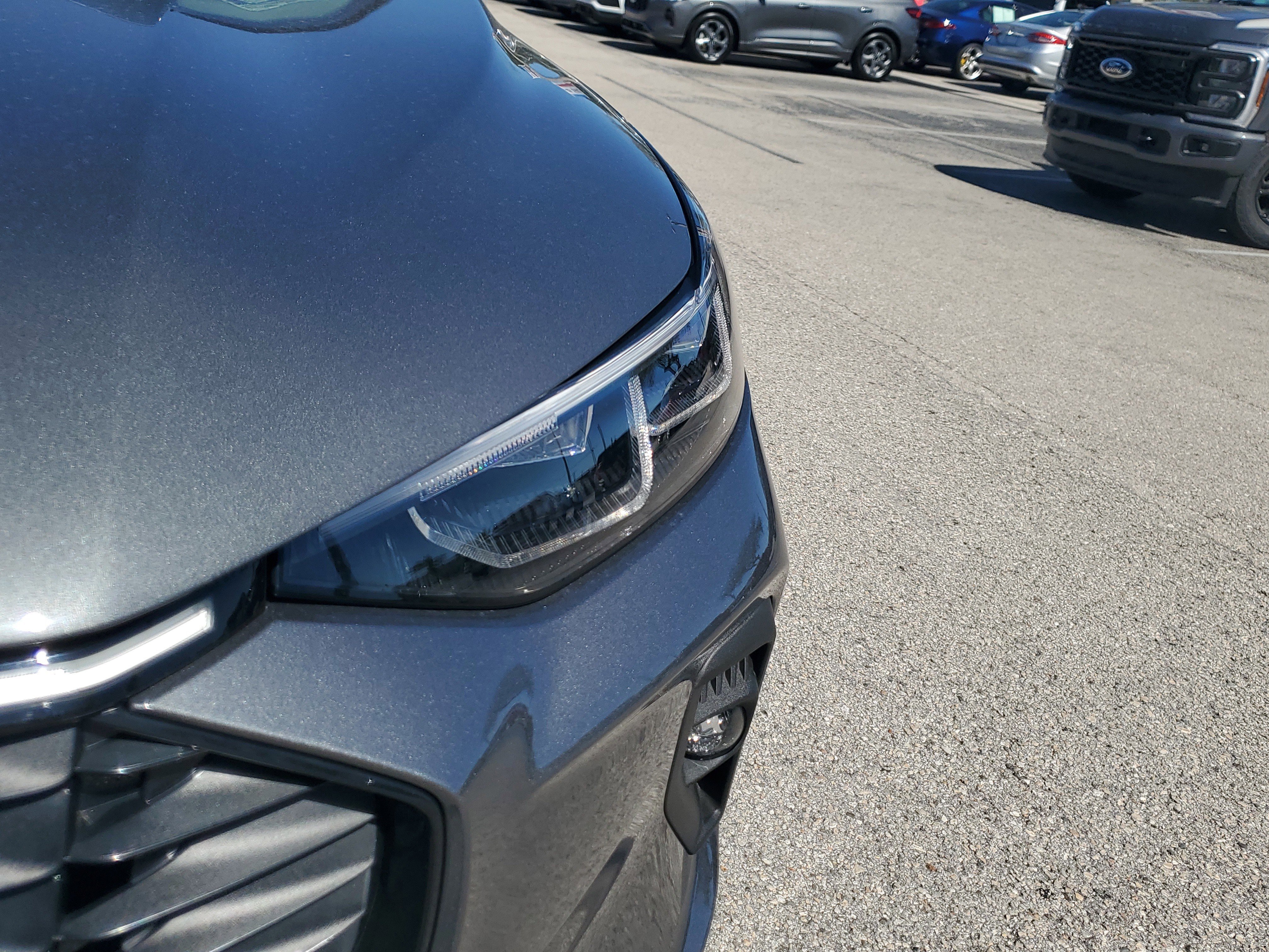 Certified 2025 Ford Escape Platinum w/ Premium Technology Package image 6