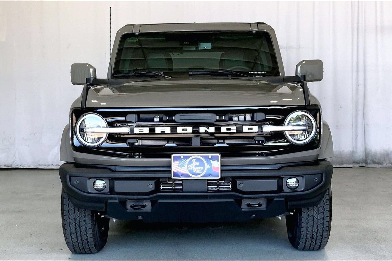 Certified 2026 Ford Bronco Outer Banks AWD/4WD image 2