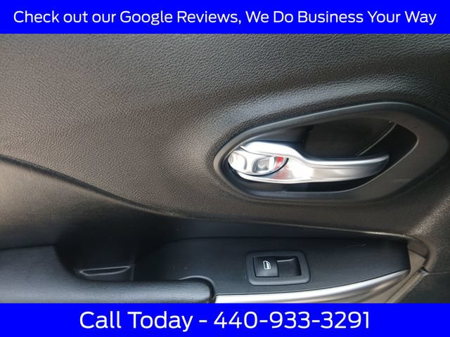 Used 2019 Jeep Cherokee Limited AWD/4WD image 32