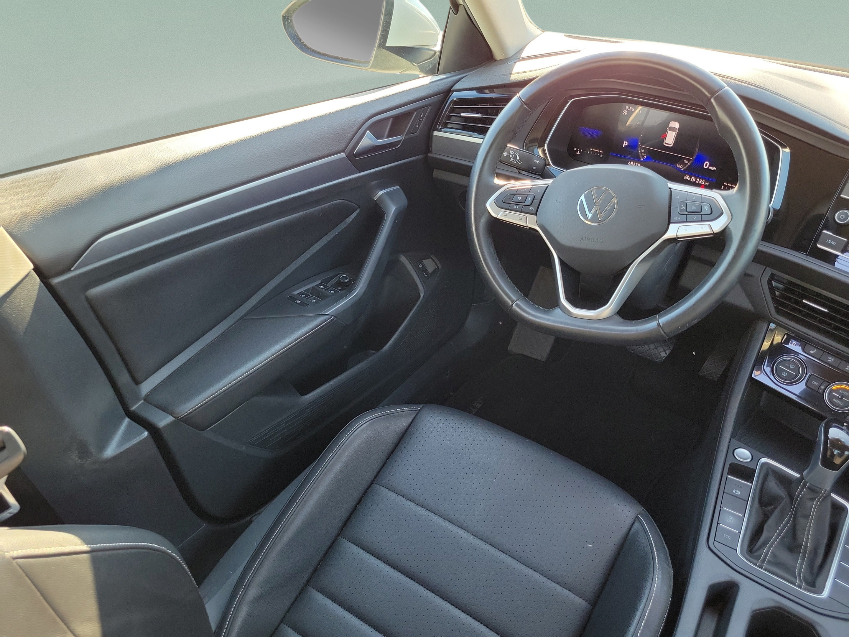 Used 2023 Volkswagen Jetta SE FWD image 11