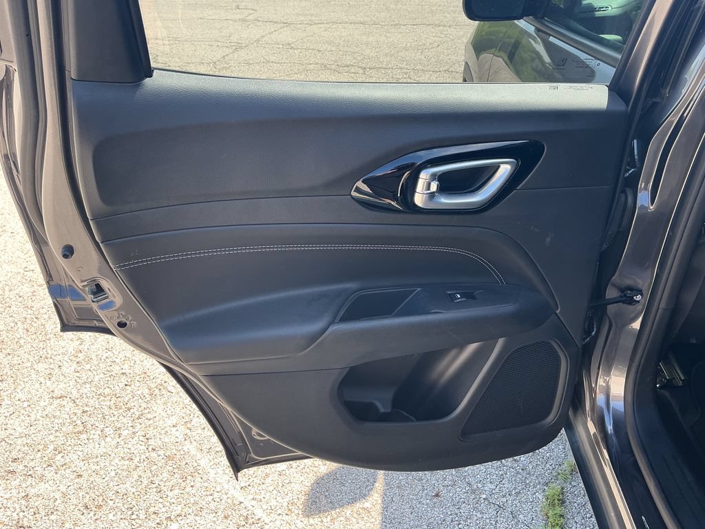 Used 2023 Jeep Compass Latitude AWD/4WD image 14