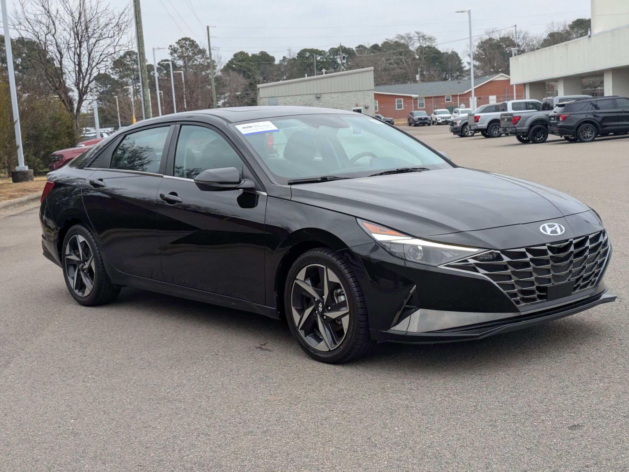 Used 2021 Hyundai Elantra SEL w/ Convenience + Premium Package image 7