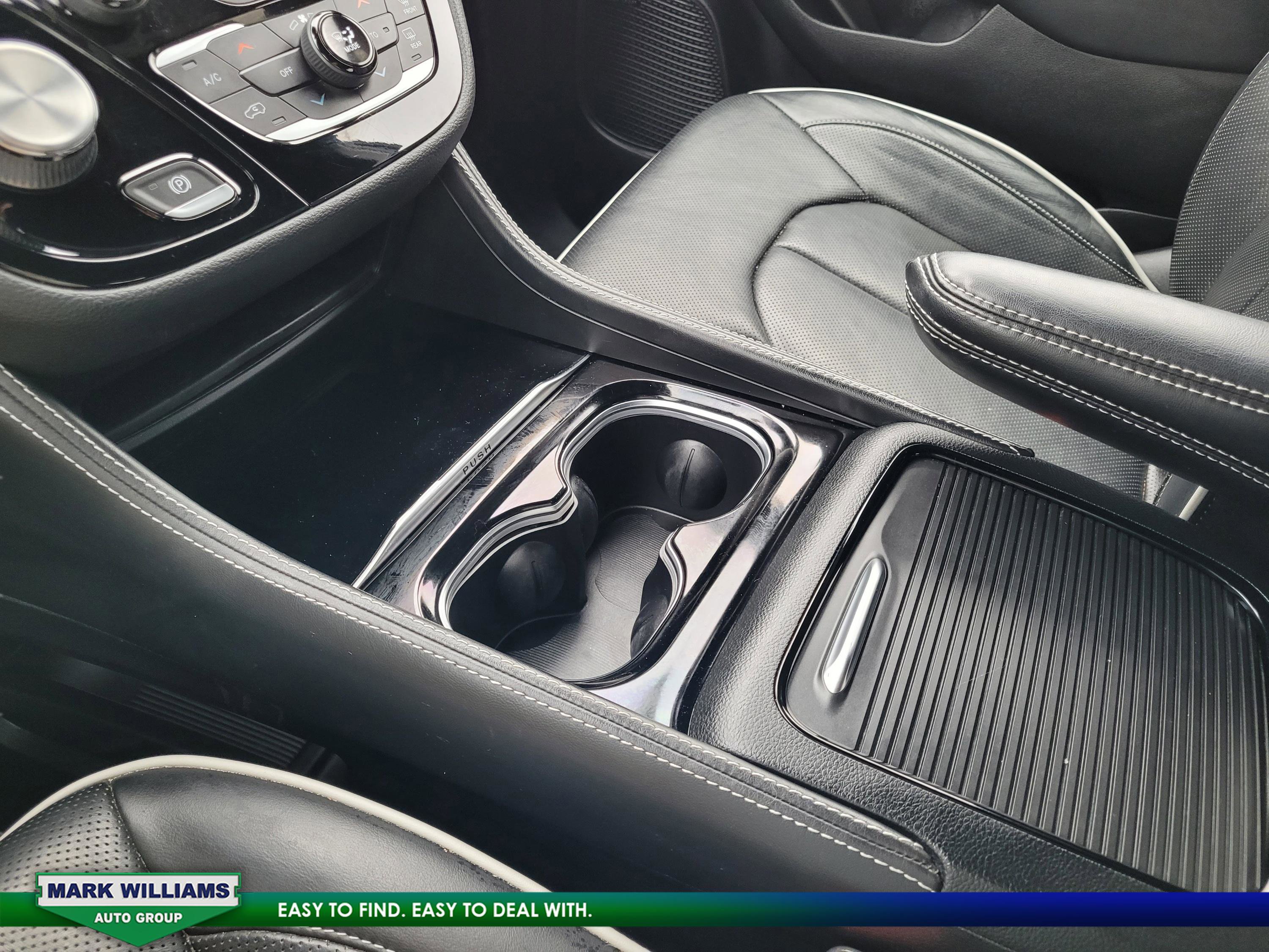 Used 2022 Chrysler Pacifica Limited w/ S Appearance Package image 24