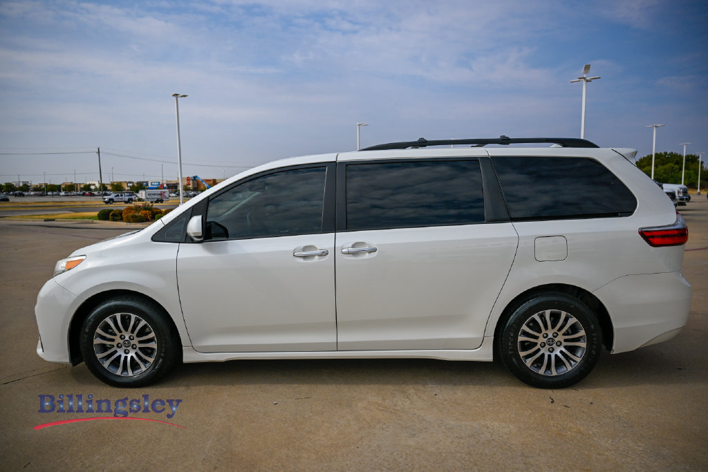 Used 2020 Toyota Sienna XLE Premium FWD image 4