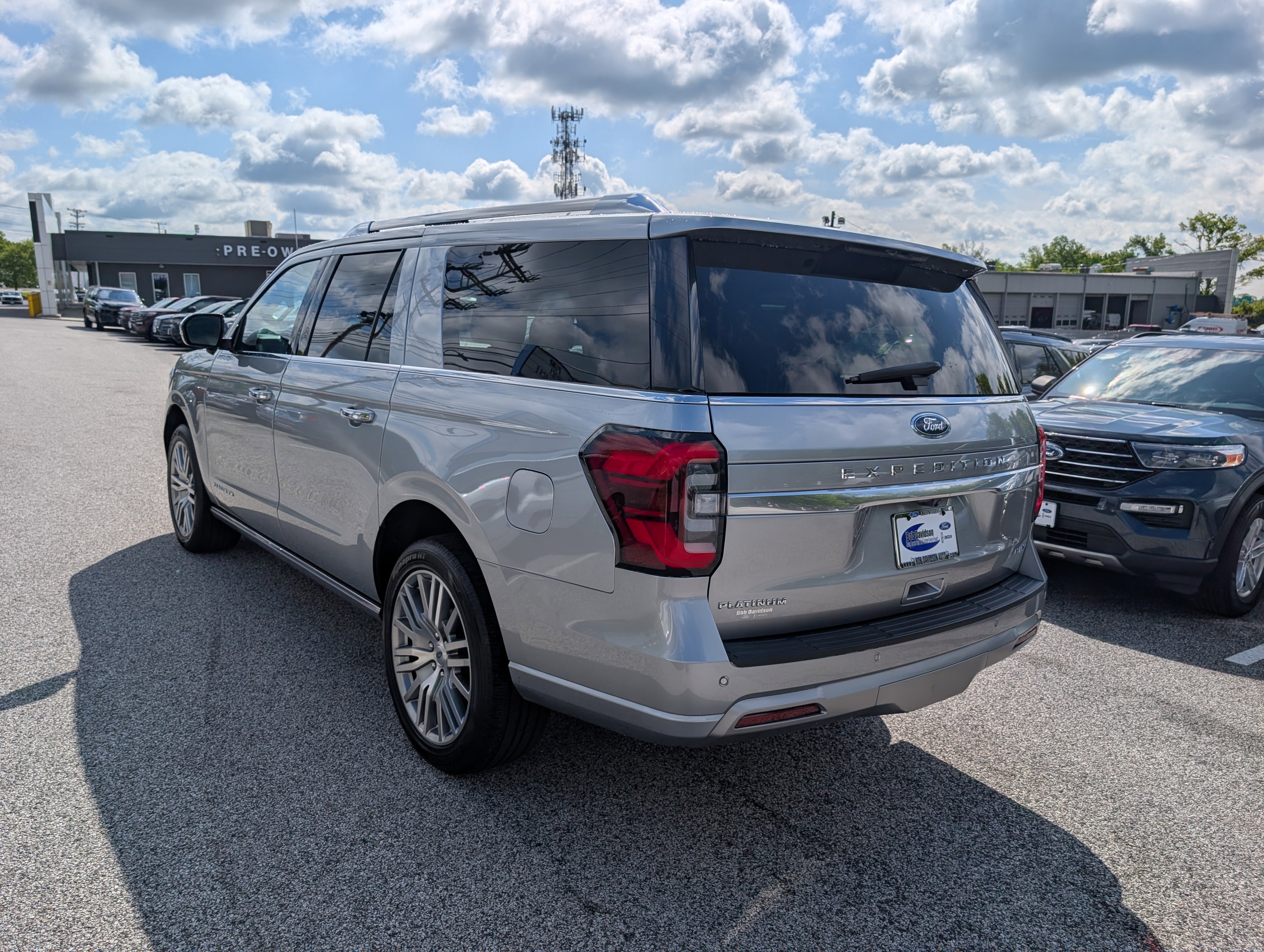 Certified 2023 Ford Expedition Max Platinum AWD/4WD image 5