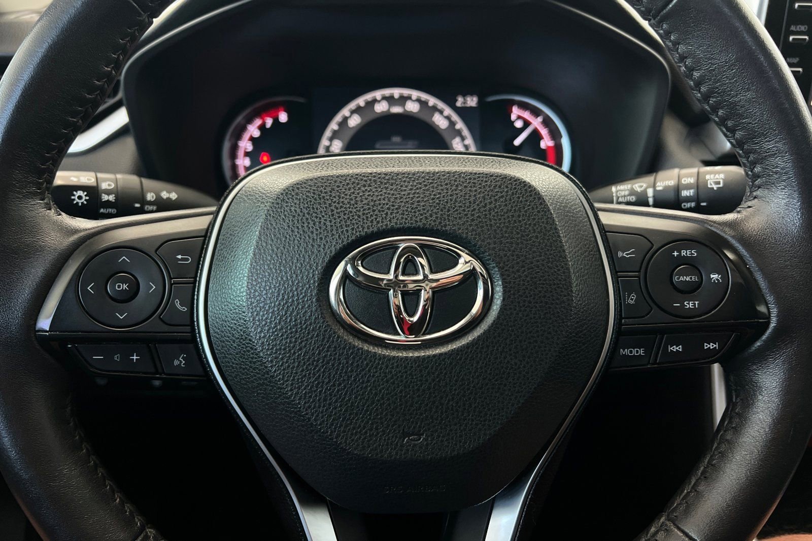 Used 2021 Toyota RAV4 TRD Off-Road w/ TRD Off-Road Weather Package AWD/4WD image 25