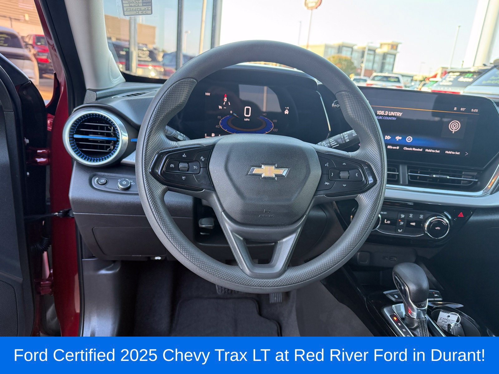 Used 2025 Chevrolet Trax LT FWD image 12