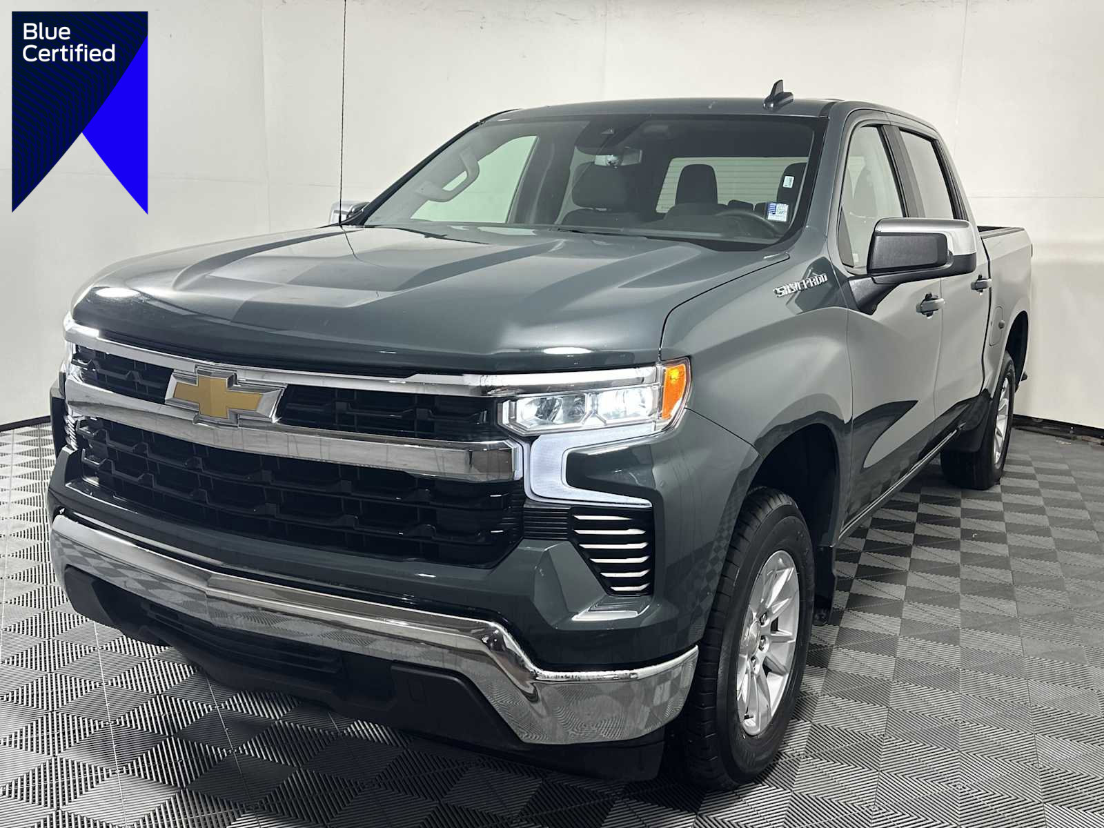Used 2025 Chevrolet Silverado 1500 LT image 1