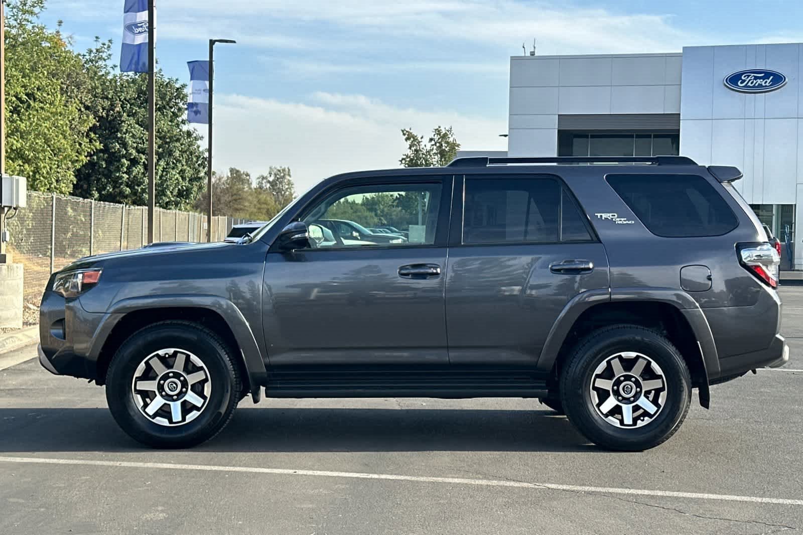 Used 2022 Toyota 4Runner TRD Off-Road Premium image 2