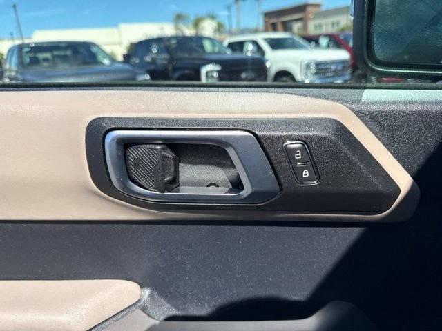 Certified 2022 Ford Bronco Wildtrak AWD/4WD image 15