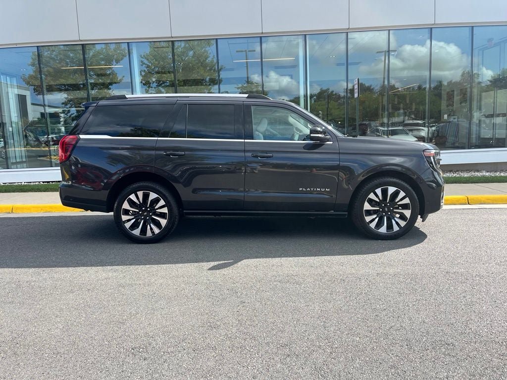 Certified 2025 Ford Expedition Platinum w/ Driver's Package AWD/4WD image 10
