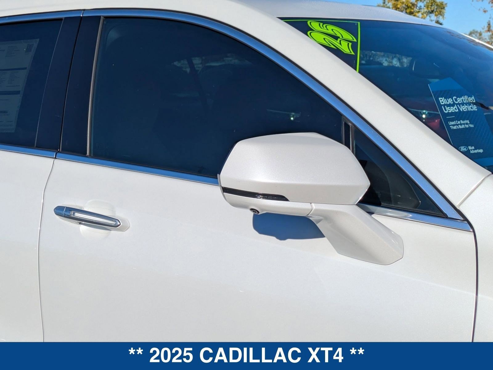 Used 2025 Cadillac XT4 Premium Luxury image 11