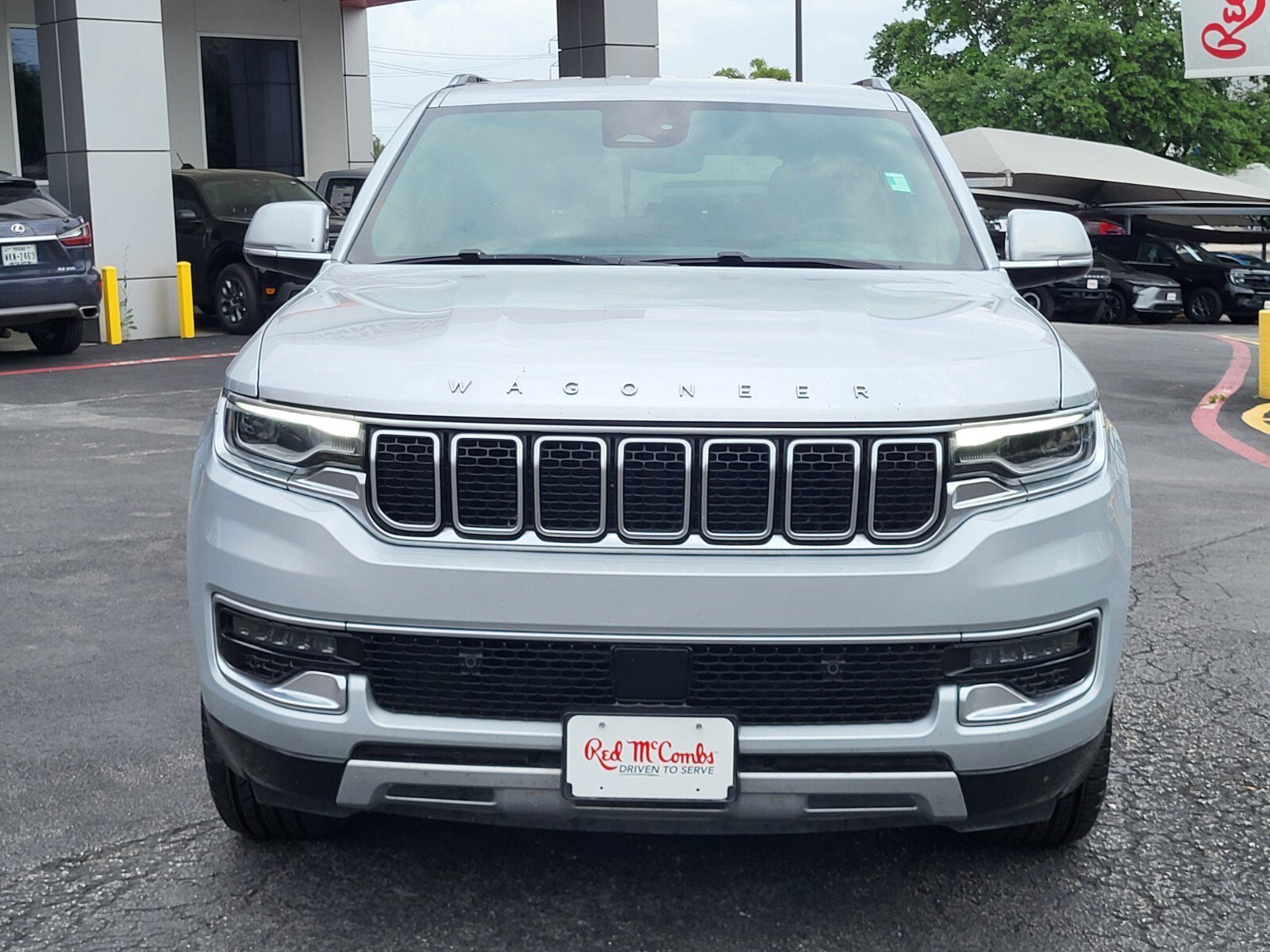 Used 2022 Jeep Wagoneer Series II RWD image 8